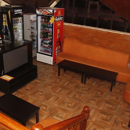 Crown Cottage Hotel Икеджа Екстериор снимка