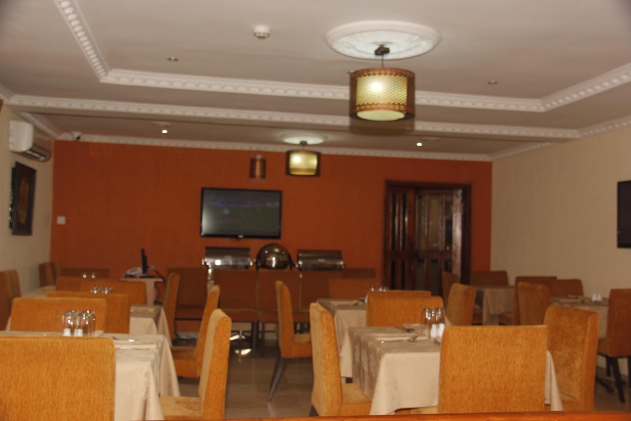 Crown Cottage Hotel Икеджа Екстериор снимка