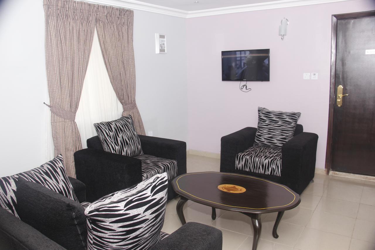 Crown Cottage Hotel Икеджа Екстериор снимка