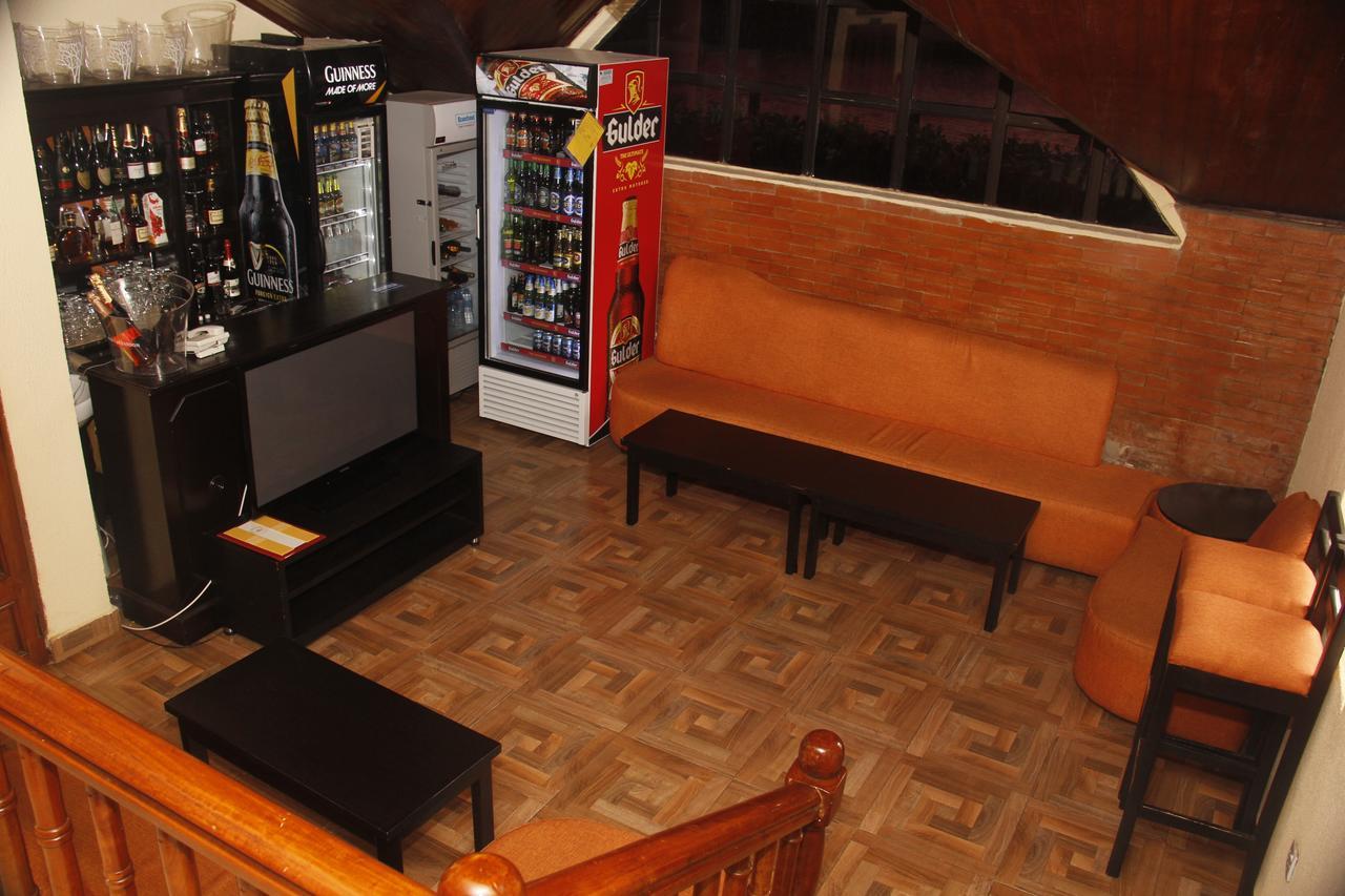 Crown Cottage Hotel Икеджа Екстериор снимка